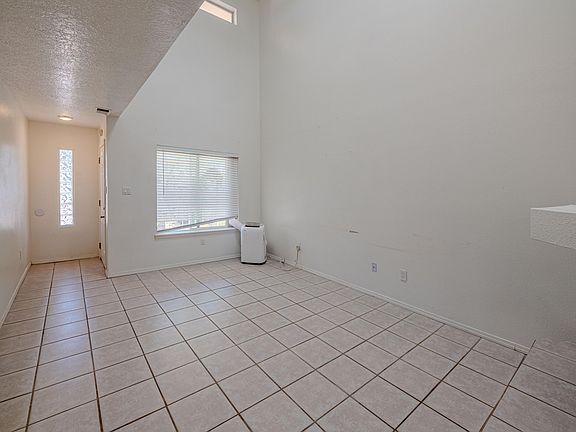 4th image of 2605 Alamogordo Dr NW
