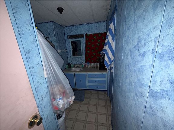 5th image of 1579 Clover Lane