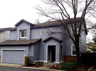 8209 Starburst Ln, Elk Grove, CA 95758