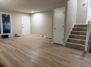 835 E Pinewood St, Gardner, KS 66030