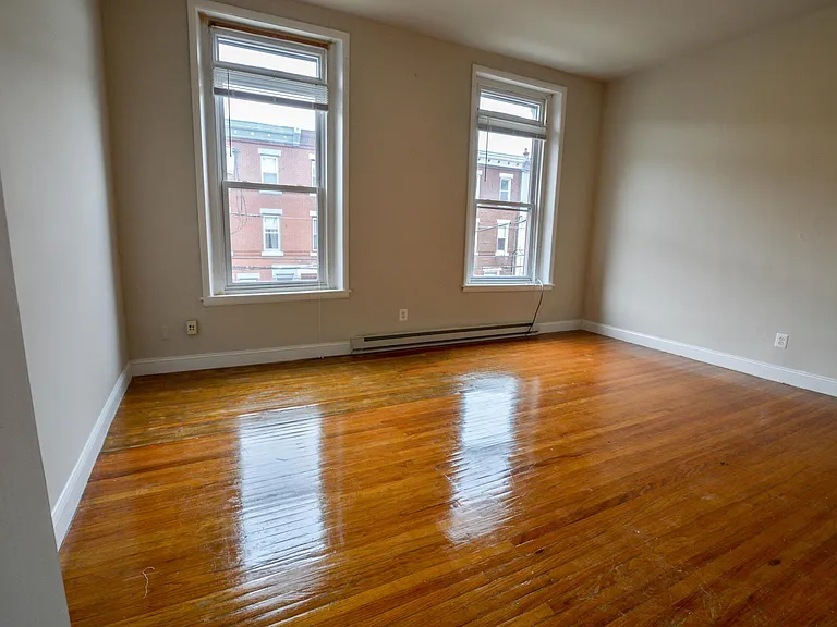 3909 Pine St #2F — Photo 1