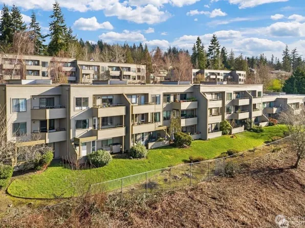 4895 76th Street SW #D703, Mukilteo, WA 98275