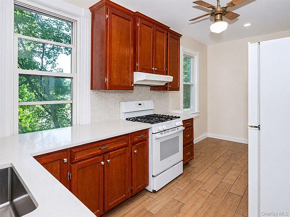5th image of 32 Terrace Place