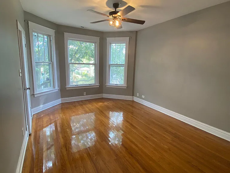 8512 S Muskegon Ave #2 — Photo 1