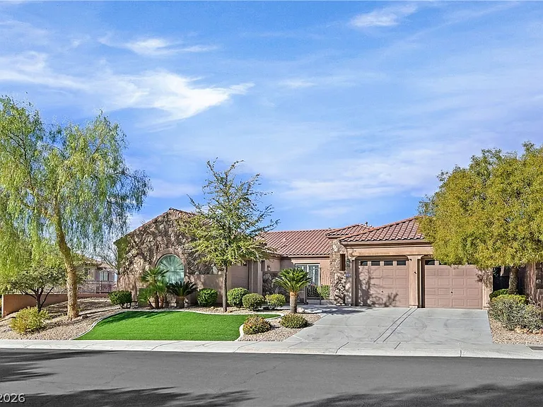 2184 Pont National Dr — Photo 1