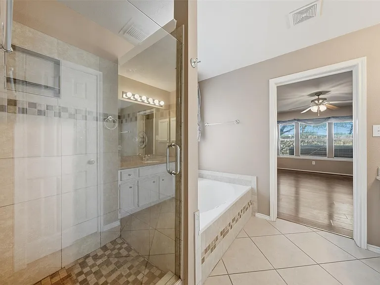 26038 Palmdale Estate Dr — Photo 32