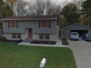 790 N Lake View Dr, Silver Lake, WI 53170