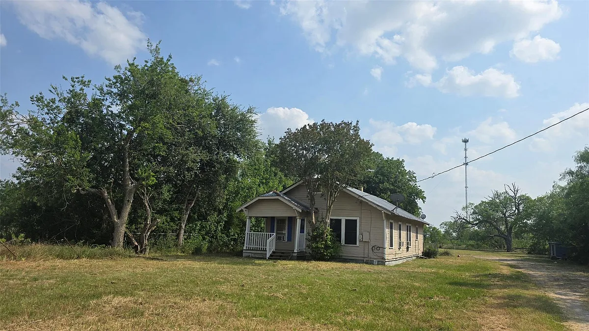 Building Photo - 18327 Blake Manor Rd #A