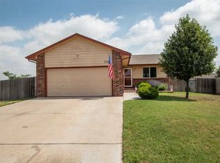 1701 N Cleary Ln, Goddard, KS 67052