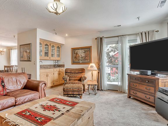 2nd image of 1035 Park St #8-H