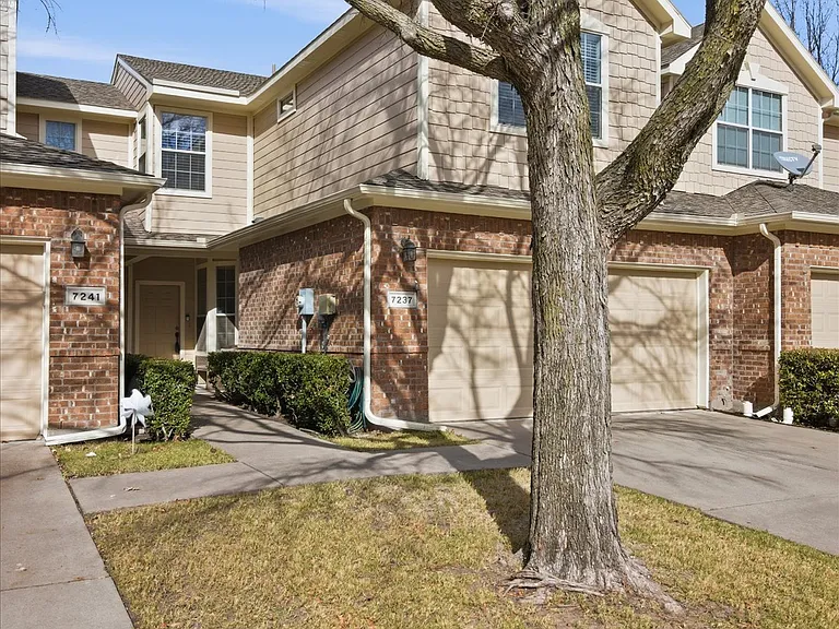 7237 Rembrandt Dr — Photo 2