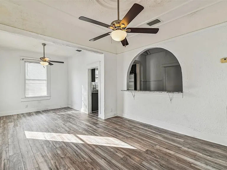 1913 W Lemon St — Photo 8