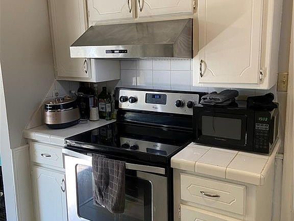 4th image of 302 Mount Vernon Dr