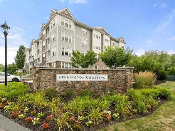 3310 Pennington Dr #310, Walpole, MA 02081