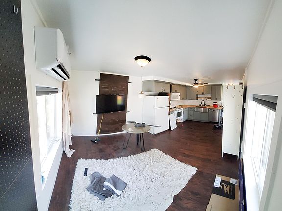 4th image of 207 W Humphrey St #1