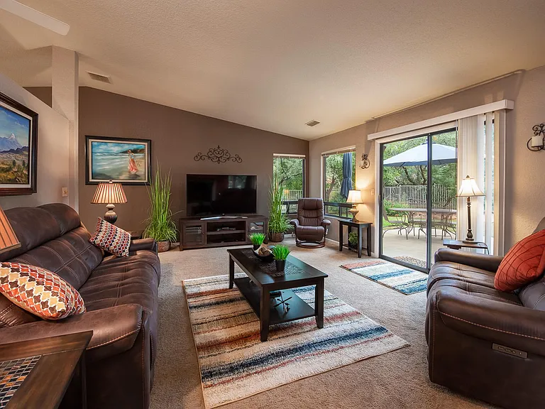 55 Quartz Dr — Photo 21