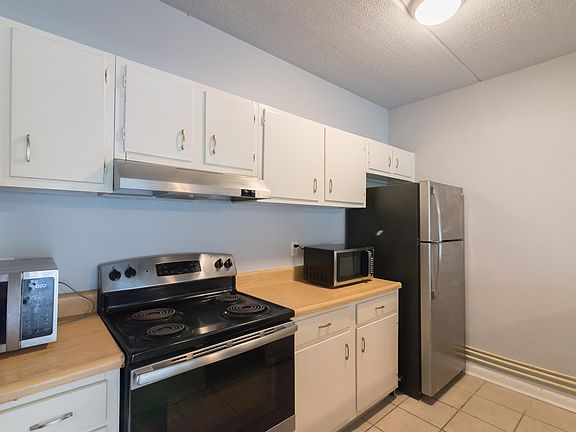 3rd image of 830 E Park Ave APT 2103