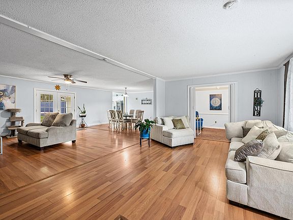 4th image of 102 Ravensworth Rd