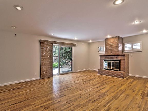 3rd image of 6967 Blue Hill Dr