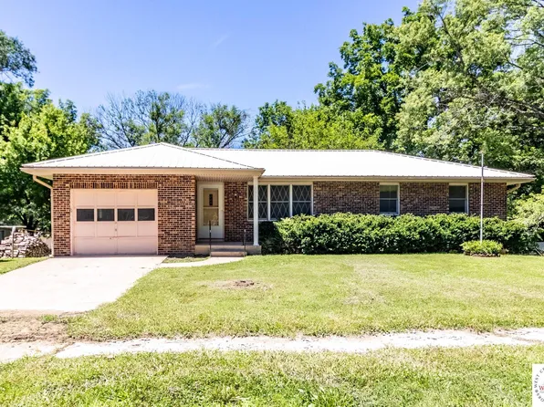 205 S Olive St, Calhoun, MO 65323