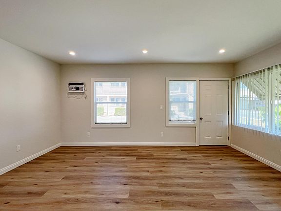 4th image of 319 N Garfield Ave #A