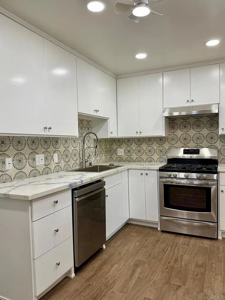 4 bed, 2100 sqft, $4,495 — Photo 4