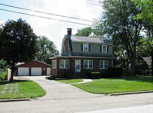 1005 S 7th Ave W, Newton, IA 50208