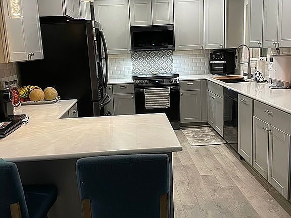 3rd image of 9 Arlington Dr