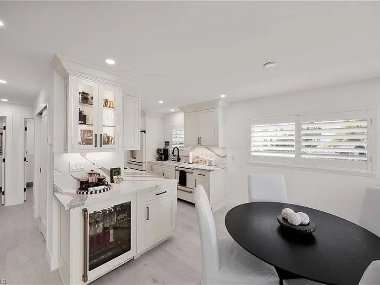 2100 Gulf Shore Blvd N #101 — Photo 9