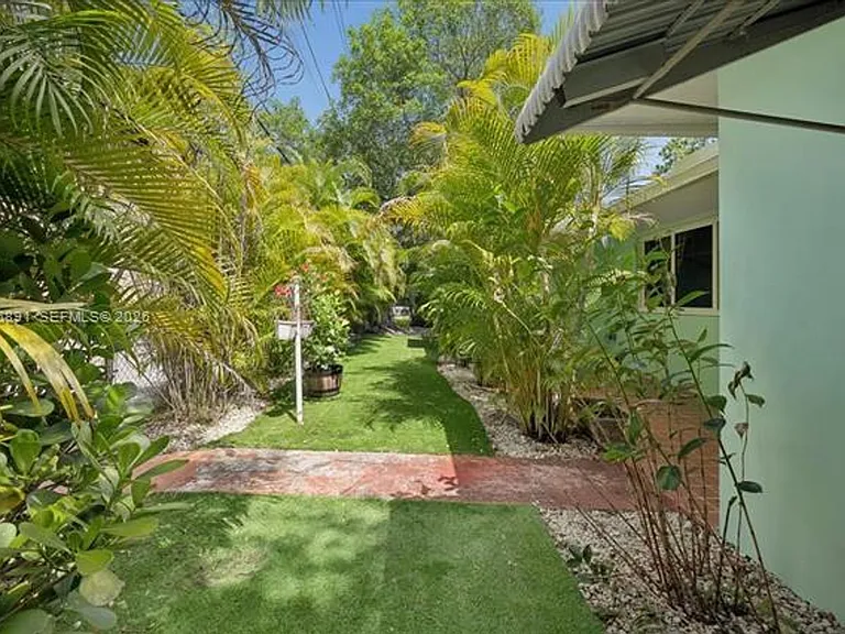 3490 William Ave — Photo 2