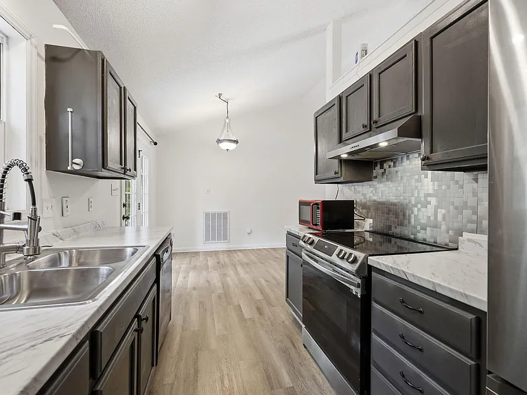 1057 Mailwood Dr — Photo 8