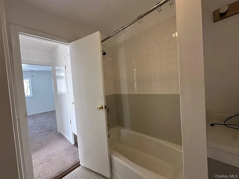 165 Ulster Ave #8 — Photo 23