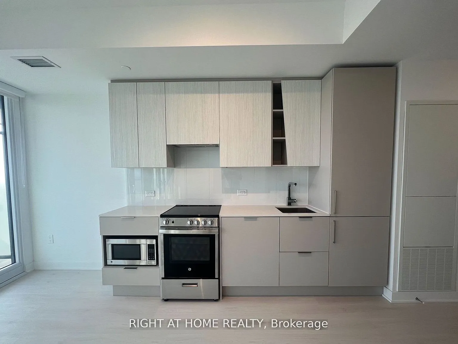 2 bed, $2,575 — Photo 4