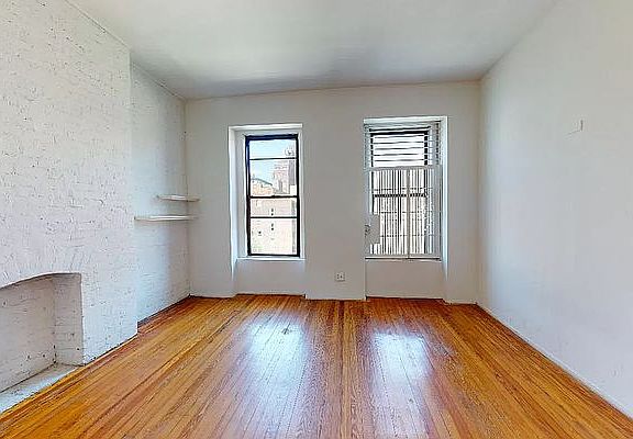 2nd image of 158 W 84th St APT 5D