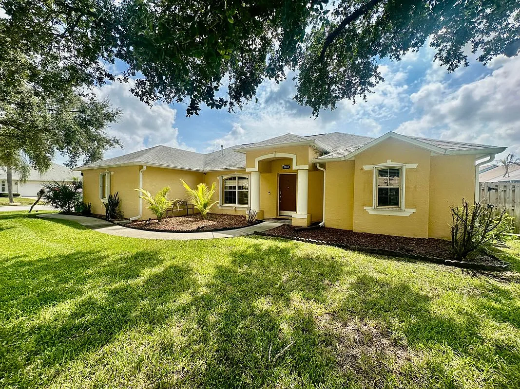 3 bed, 2.0 bath, 1847 sqft, $2,750 — Photo 2