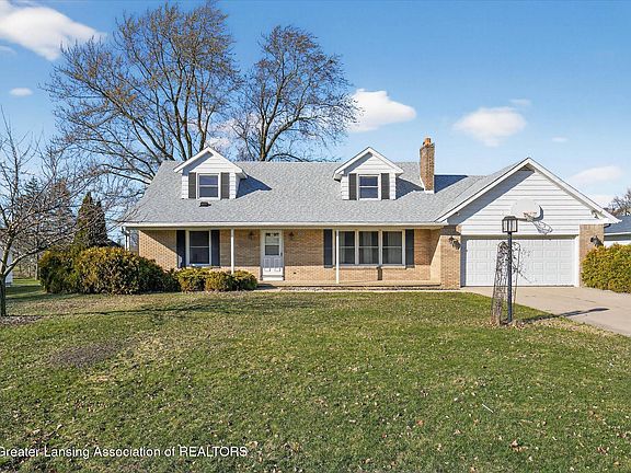 2nd image of 6102 Bradford Ln