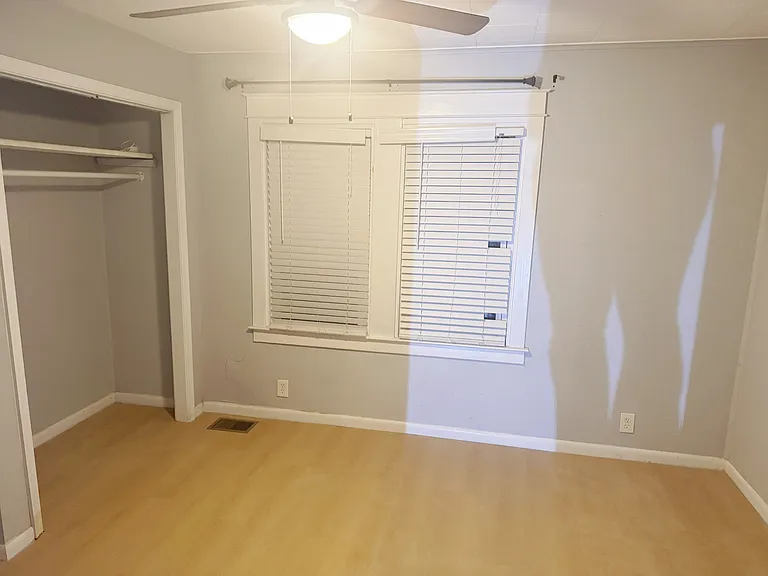 408 Seneca St — Photo 8