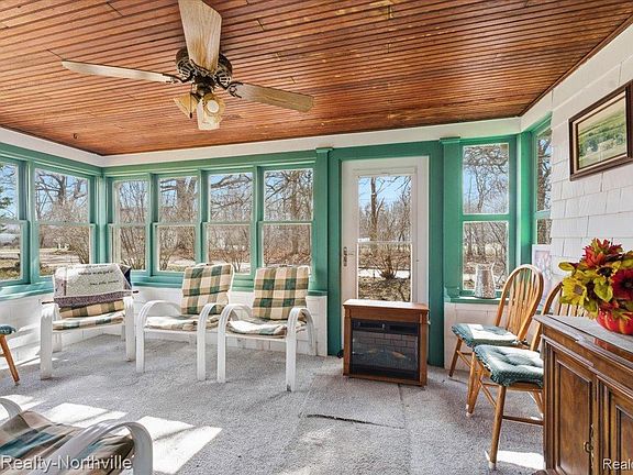 3rd image of 1355 Five Mile Rd