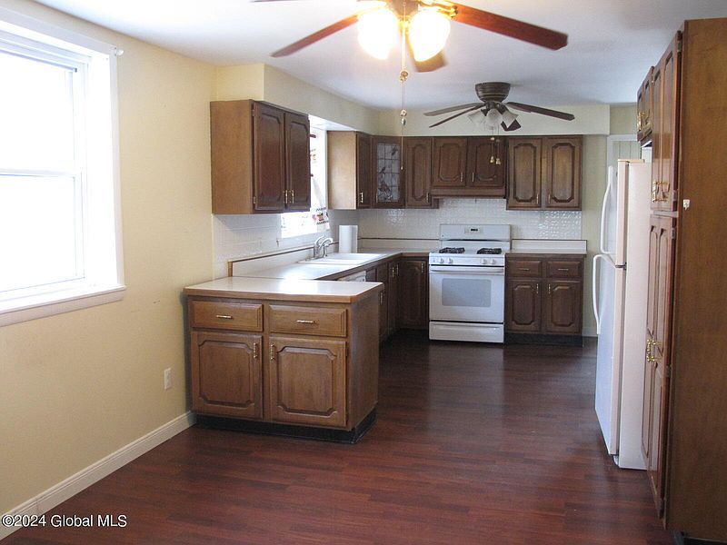 5th image of 718 Draper Avenue
