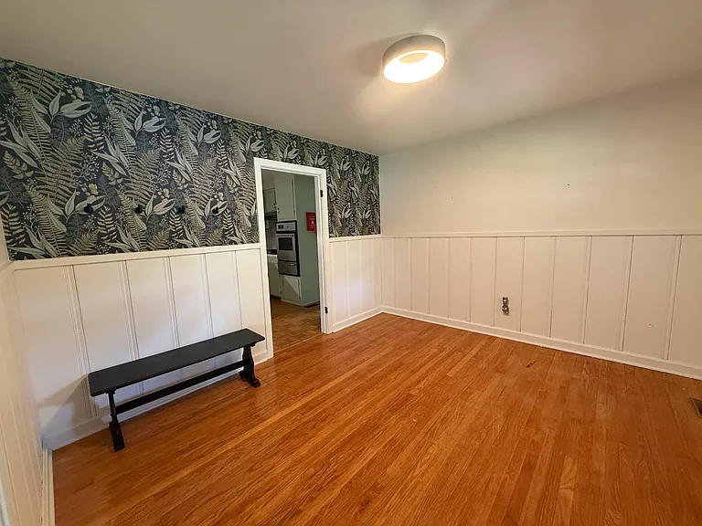 1007 Fowler St — Photo 3