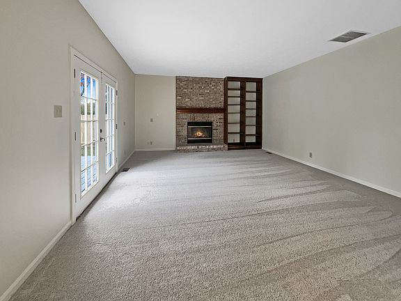 3rd image of 5035 Callan Dr