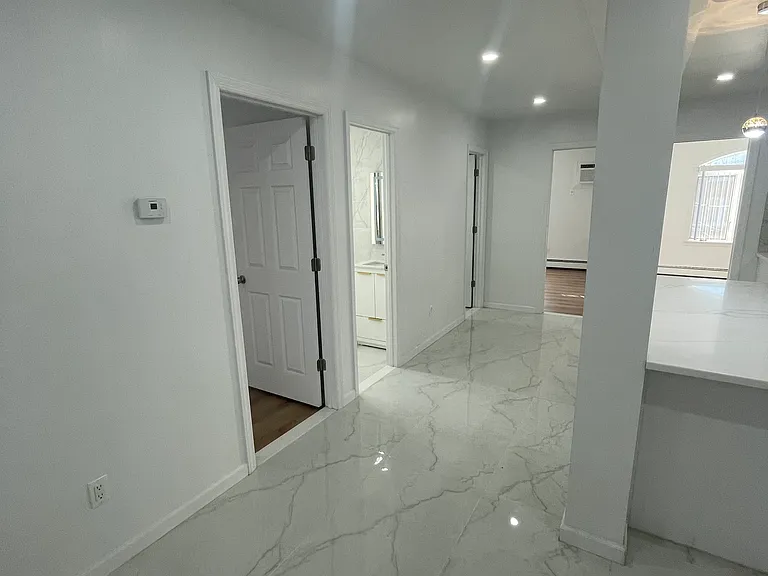 2163 E 17th St #3 — Photo 5