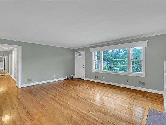 5th image of 146 Broughton Dr