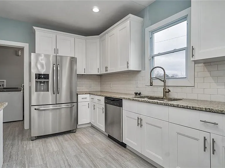 148 Owens St — Photo 11