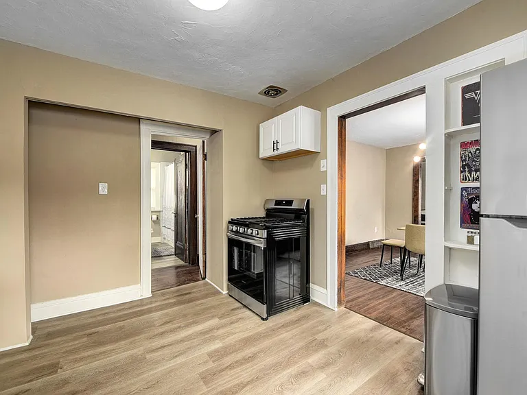2523 E 124th St #2 — Photo 11