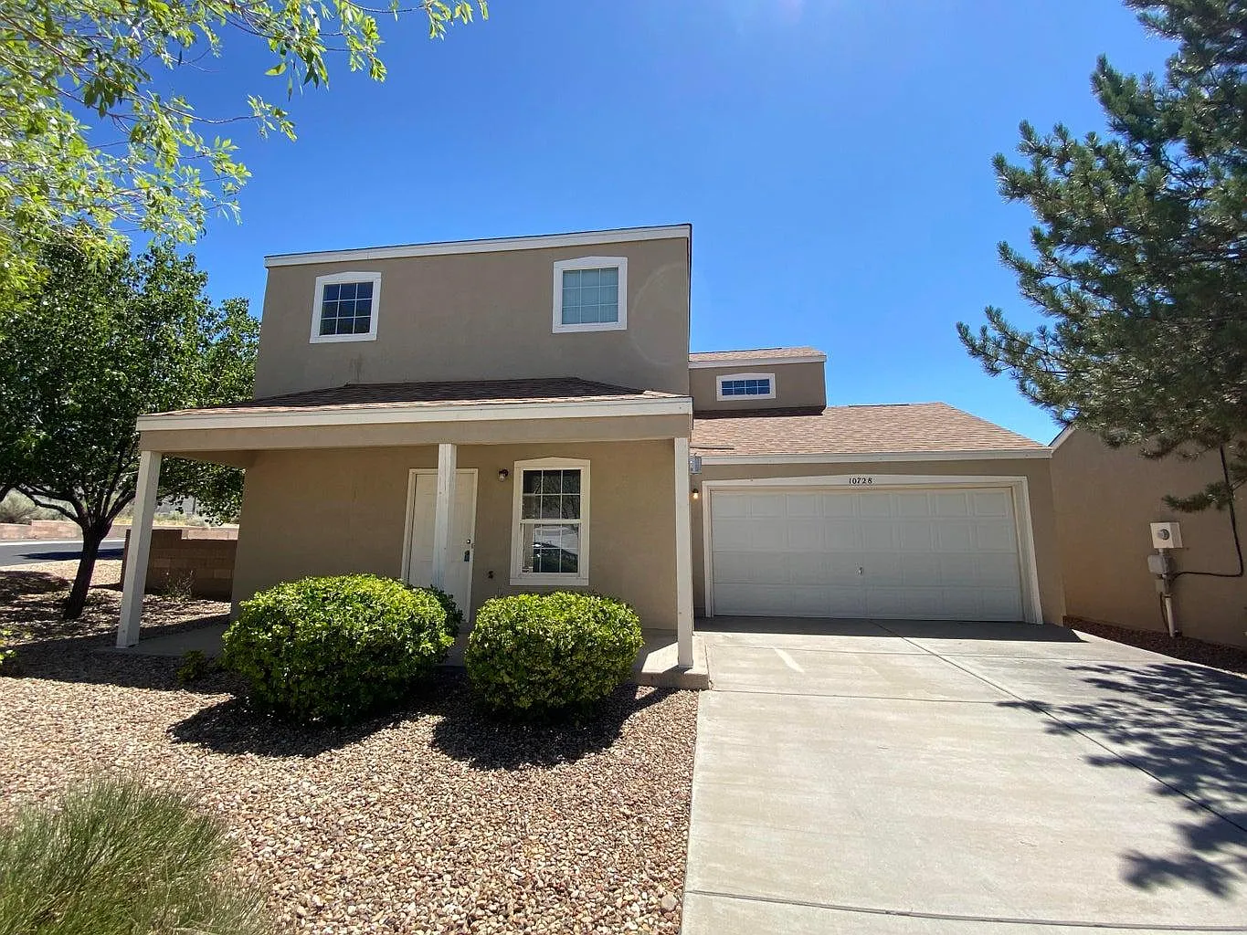 3 bed, 1314 sqft, $1,990 — Photo 2