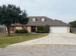 198 Castlewood Dr, Seguin, TX 78155