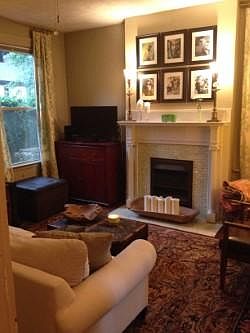 Living Room 13' 6" x 12' 6"
