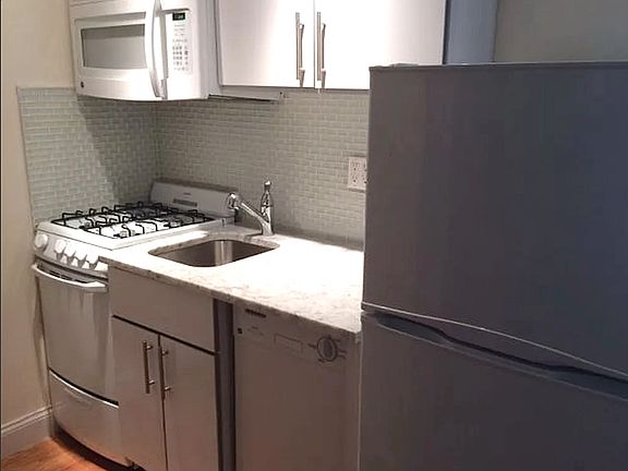 3rd image of 217 W 16th St APT 4C