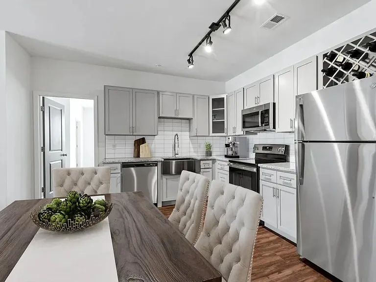 Comet North Raleigh — Photo 20
